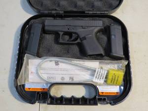 lot 2 image: Glock Model 42 in 380 Auto Caliber - 2 Magazines