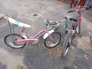 lot 70 image: 3 Kids Bikes