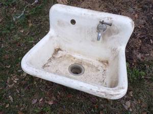 lot 85 image: Cast Iron Porcelain Sink
