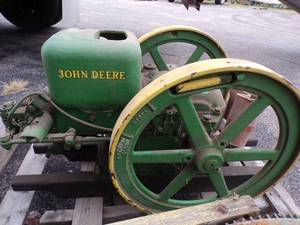lot 10 image: John Deere 1 12 Hp Motor Model E103R with Belt and Accessory