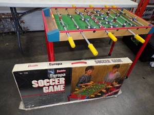 lot 142 image: Vintage Franklin Europa Soccer Game