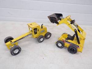 lot 162 image: 2 Nylint Tin Toys