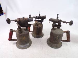 lot 72 image: Set of 3 Vintage Wood Handle Torches