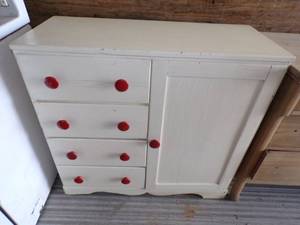 lot 26 image: Mid Modern Hutch with Drawers