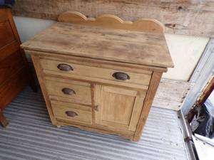 lot 149 image: Vintage Basin Cabinet Dresser on Casters