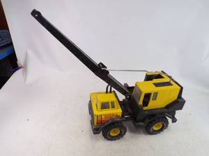 lot 13 image: Awesome Vintage Tonka Truck