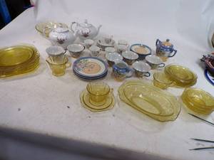 lot 91 image: Lot of Beautiful Gold Depression Glass, Two musical Teapots and Tea Set
