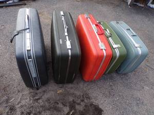 lot 179 image: Collection of 5 Midmodern  Suitcases