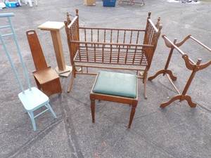 lot 181 image: Assortment of Vintage Furniture
