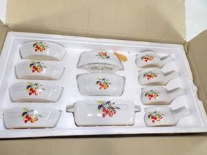 lot 216 image: 13 Piece Stoneware Bake and Serve Set New in box Never used
