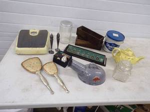 lot 217 image: Vintage Lot of Misc. Items