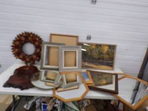 lot 229 image: Pictures, Clock, Frames Mirrors and Wall Dcor