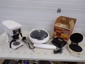lot 240 image: Small Kitchen Appliance Lot
