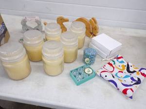 lot 257 image: Nice Lot of Unused Candles and More