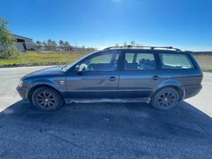 lot 19A image: 2001 Volkswagen Passat GLX V6 - AWD