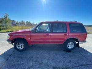 lot 20A image: 1998 Ford Explorer XLT - AWD