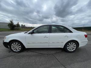 lot 16A image: 2009 Hyundai Sonata Limited V6