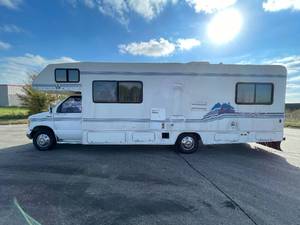 lot 17K image: 1995 Ford E350