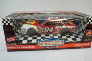 lot 9 image: Ertl BillElliot Stock Car