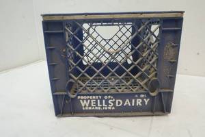 lot 38 image: Wells Dairy Crate