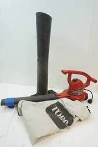 lot 57 image: Toro Leaf blower