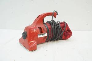 lot 61 image: Dirt Devil Vac