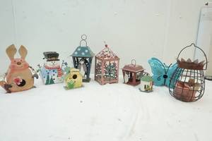 lot 67 image: Holiday Yard bird houses, candle houses