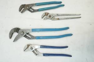 lot 83 image: Channel lock pliers