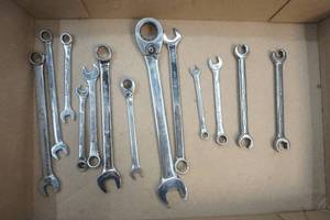 lot 100 image: Wrenches