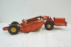 lot 139 image: vintage Heiliner earth mover
