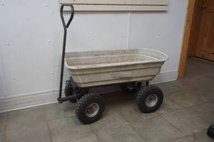 lot 148 image: Vigoro Dumping Garden Cart