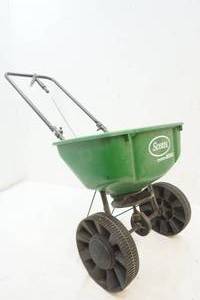 lot 169 image: lawn fertilizer spreader
