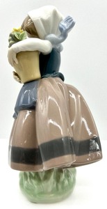 lot 125 image: LLADRO  Spring is Here   Collectible Porcelain Girl Figurine # 5223