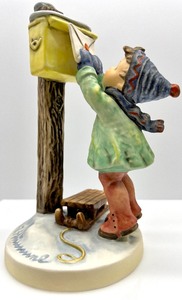 lot 139 image: GOEBEL M.I. HUMMEL Letter To Santa  #340 Figurine