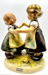 lot 144 image: GOEBEL M.I. HUMMEL Spring Dance #353 Figurine