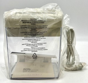 lot 186 image: DeskTop Paper Shredder and Magnifier New In Packaging