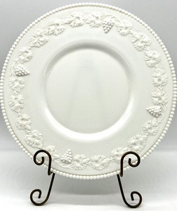 lot 187 image: WESTMORLAND MILKGLASS Cake plate, Platter & Decorative Bowl