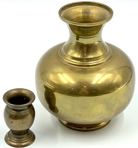lot 199 image: Arabic ULUS TURKEY OTTOMAN STYLE Turkish coffee Set including Tray, Serving Set for 2 with Miniature Brass Vases