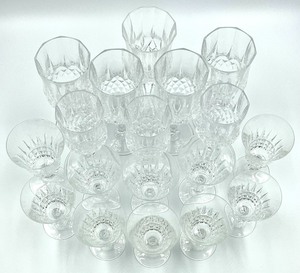 lot 208 image: Wine Time Lot of 18 Various Sized DURAND POMPADOR Crystal Wine Glasses