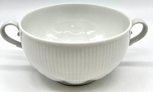 lot 241 image: Set of KAISER ROMANTICA West German Dinner Service China