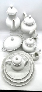 lot 242 image: Set of KAISER ROMANTICA West German Dinner Service China Accessories