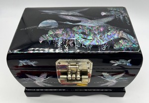 lot 325 image: Enamel Abalone Jewelry Box