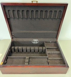 lot 339 image: EUREKA - Pacific Silvercloth Wooden Silverware Chest Box