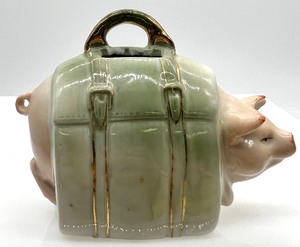 lot 258 image: Vintage FAIRING PIG FIGURINES (6) with Japan Pig Ash Tray