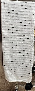 lot 278 image: NEW - URBAN 86 Throw Blanket