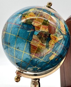 lot 280 image: Gemstone and Semi Precious Rock Globes on Wooden Stand Bookends