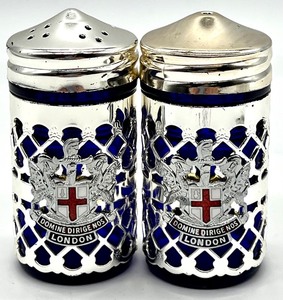 lot 320 image: 4 Enamel MEKA DENMARK GUILLOCHE Sterling Silver Stamped and 2 Cobalt Blue Glass DOMINE DIRIGENOS LONDON  Salt & Pepper Shakers