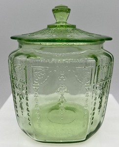 lot 356 image: Vintage ANCHOR HOCKING Green Uranium Depression Glass Biscuit Jar #2