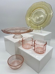lot 357 image: Vintage Pink and Yellow Depression Glass Platter, Cake Plate, Sugar & Creamer and Bowl