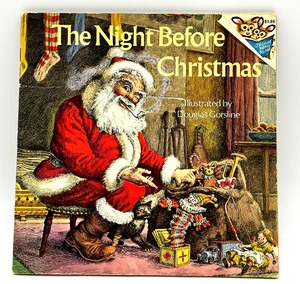 lot 17 image: Vintage Night Before Christmas Book, Jingle Bells, INARCO Japan #E-4532 Stocking Pot & 2 Holiday Plates by EPOCH by NORITAKE & JAMESTOWN Fine Porcelain CHINA